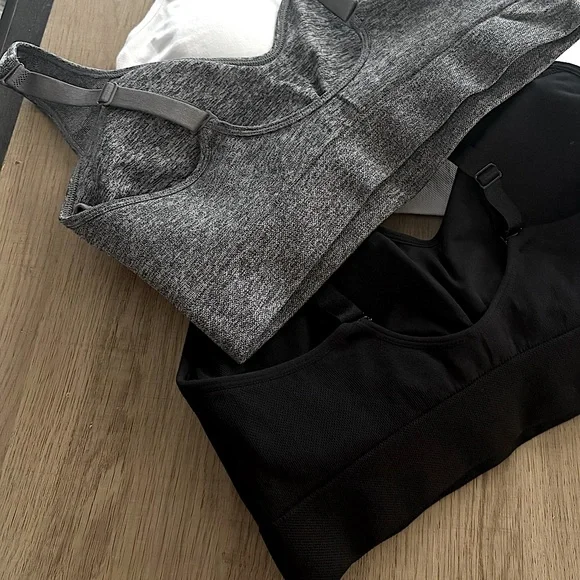 PUMA | Performance 3 Pack Seamless Sports Bra - Picture 5 of 14